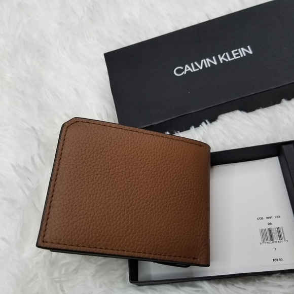 Calvin Klein Micro Pebble Bifold Wallet + Bottle Opener Key Fob - Picture 4 of 6